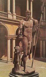 Канова-Наолеон статуя