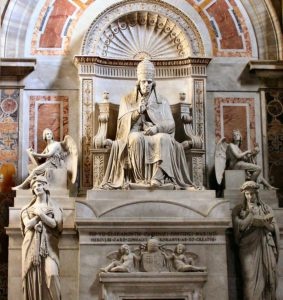 Фиг.1. Надгробие Пия VII. Собор Св.Петра в Риме