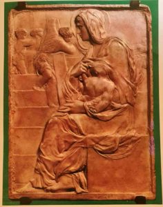 Микеланджело. Мадонна у лестницы. 1489-1492. Музей (дом) Микеланджело. Флоренция